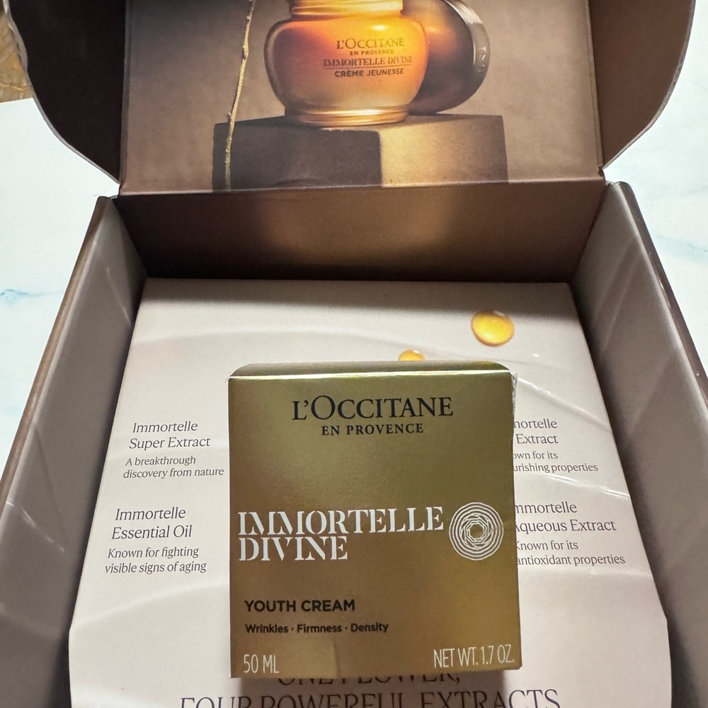 L'OCCITANE Immortelle Divine Youth Cream in PR Box